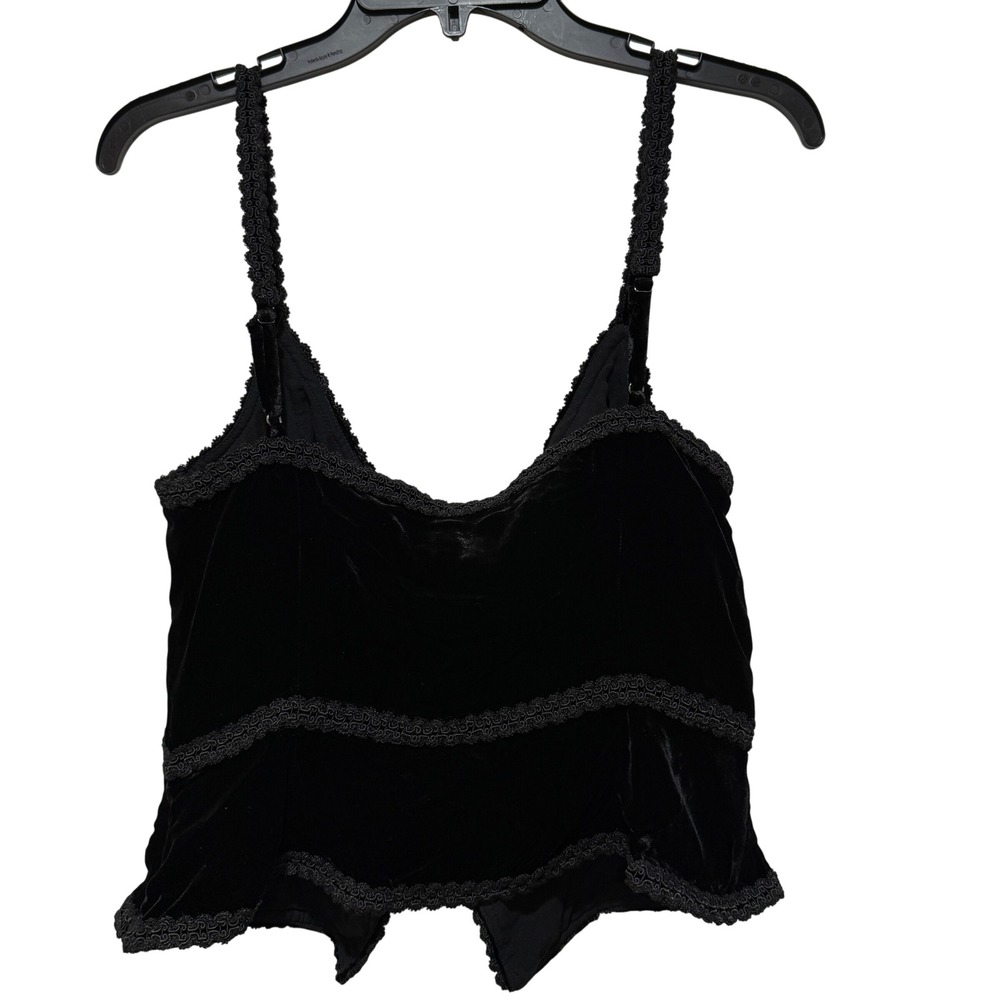 Reformation Minna Black Velvet Tank Top Lace Trim Decorative Button 10 Chic NWT - Picture 4 of 11